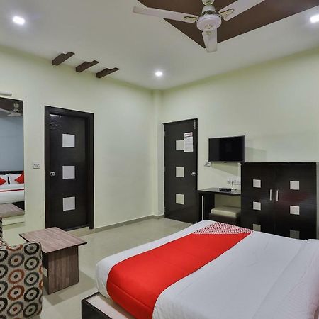 Oyo Flagship 19003 Hotel Rudra Mahal Ахмедабад Экстерьер фото