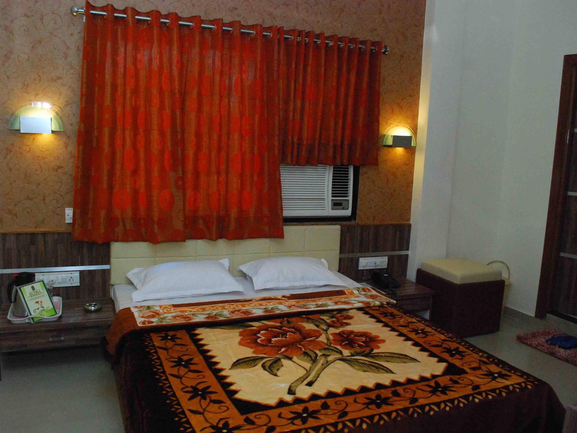 Oyo Flagship 19003 Hotel Rudra Mahal Ахмедабад Экстерьер фото