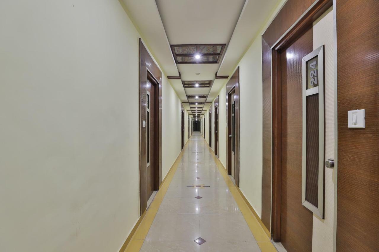 Oyo Flagship 19003 Hotel Rudra Mahal Ахмедабад Экстерьер фото