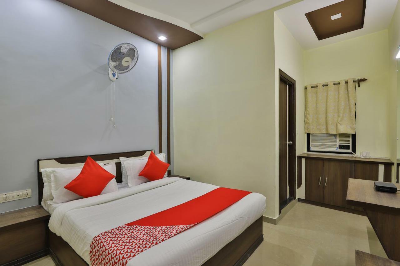 Oyo Flagship 19003 Hotel Rudra Mahal Ахмедабад Экстерьер фото