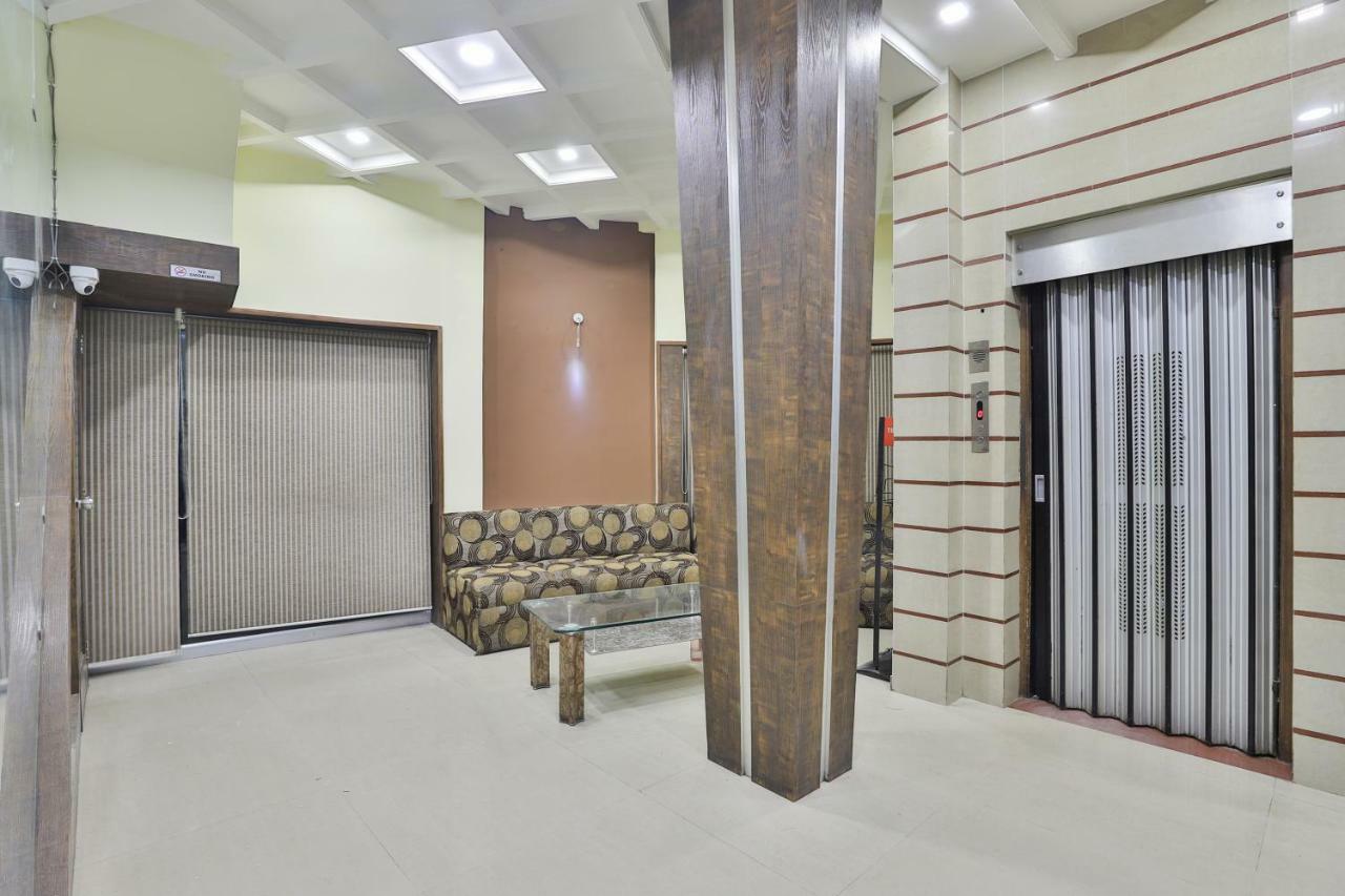 Oyo Flagship 19003 Hotel Rudra Mahal Ахмедабад Экстерьер фото