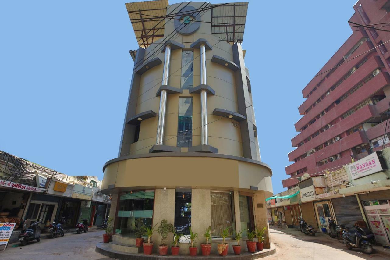 Oyo Flagship 19003 Hotel Rudra Mahal Ахмедабад Экстерьер фото