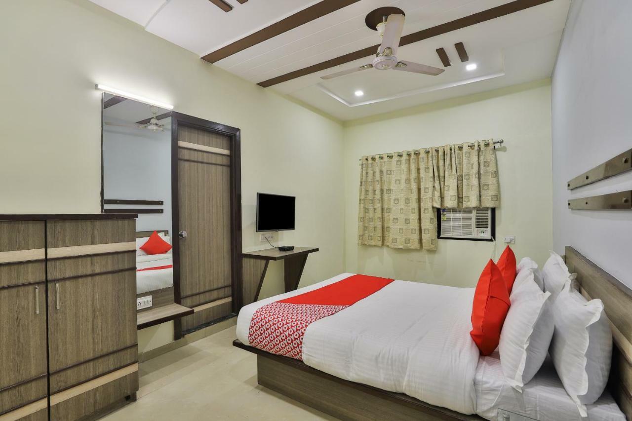 Oyo Flagship 19003 Hotel Rudra Mahal Ахмедабад Экстерьер фото