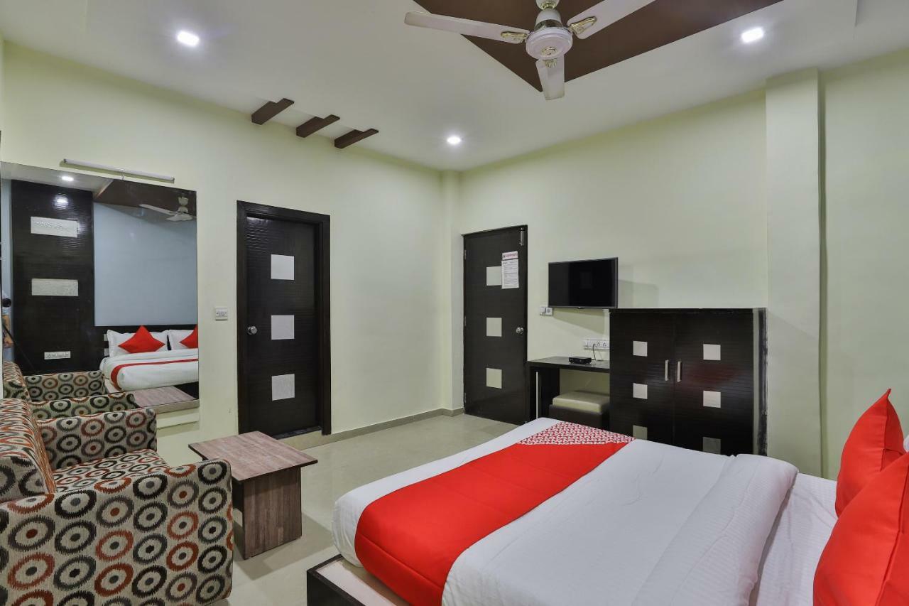 Oyo Flagship 19003 Hotel Rudra Mahal Ахмедабад Экстерьер фото